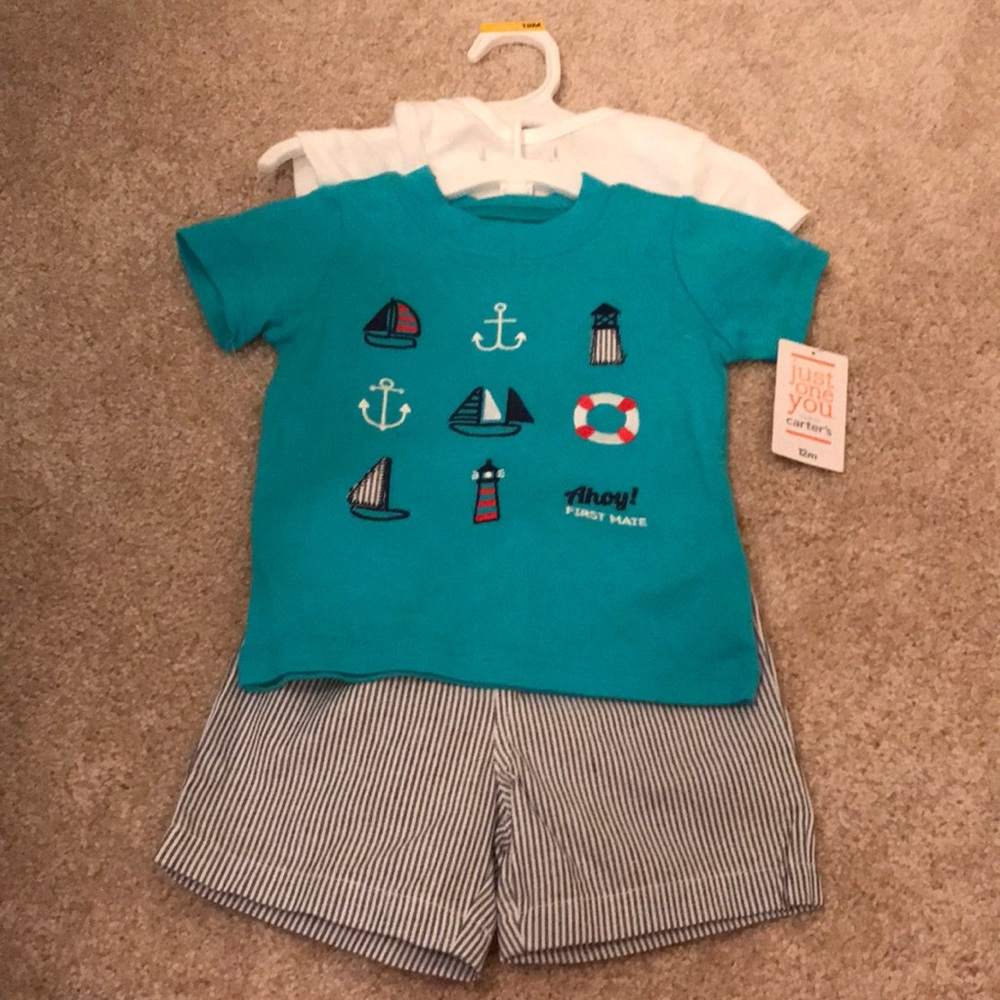 Super cute 12m Carter’s outfit NWT